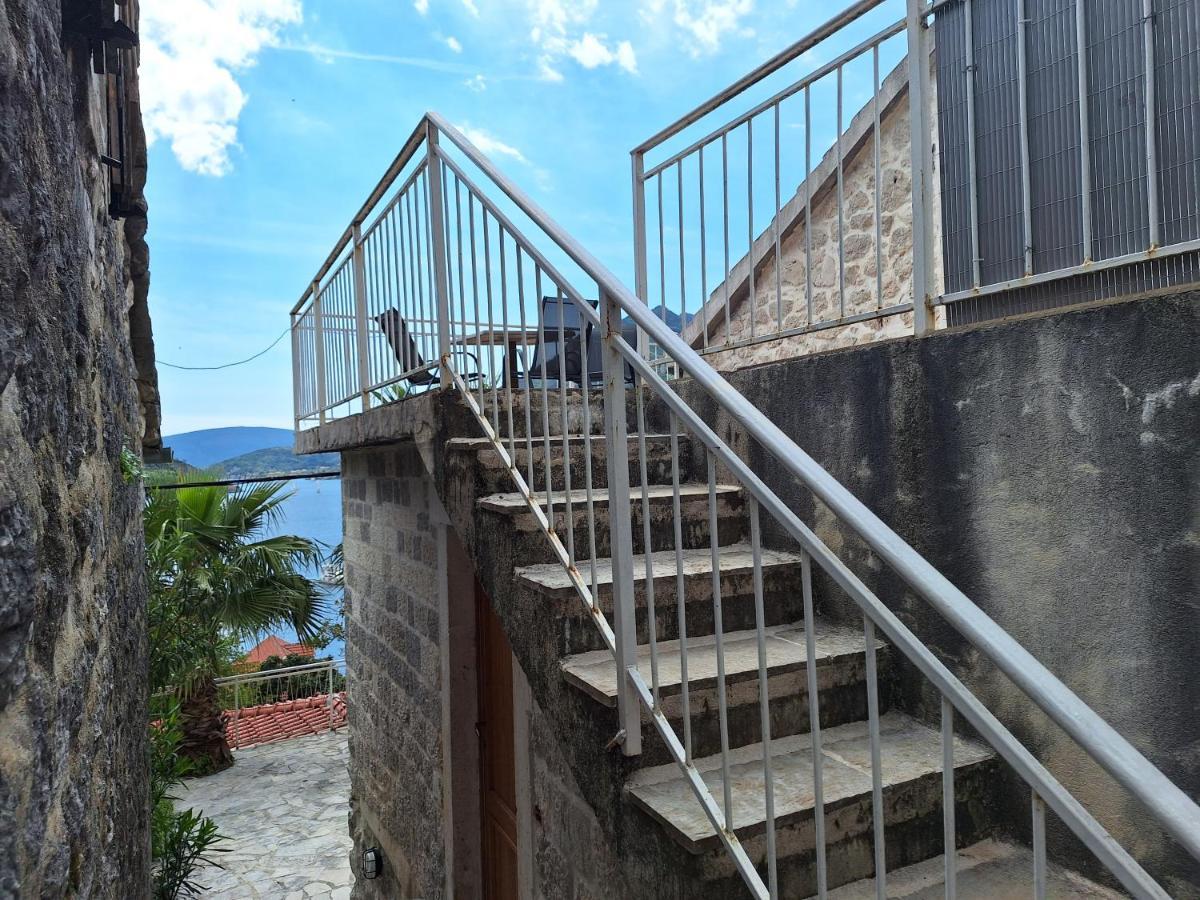 Forteca Home Perast Bagian luar foto