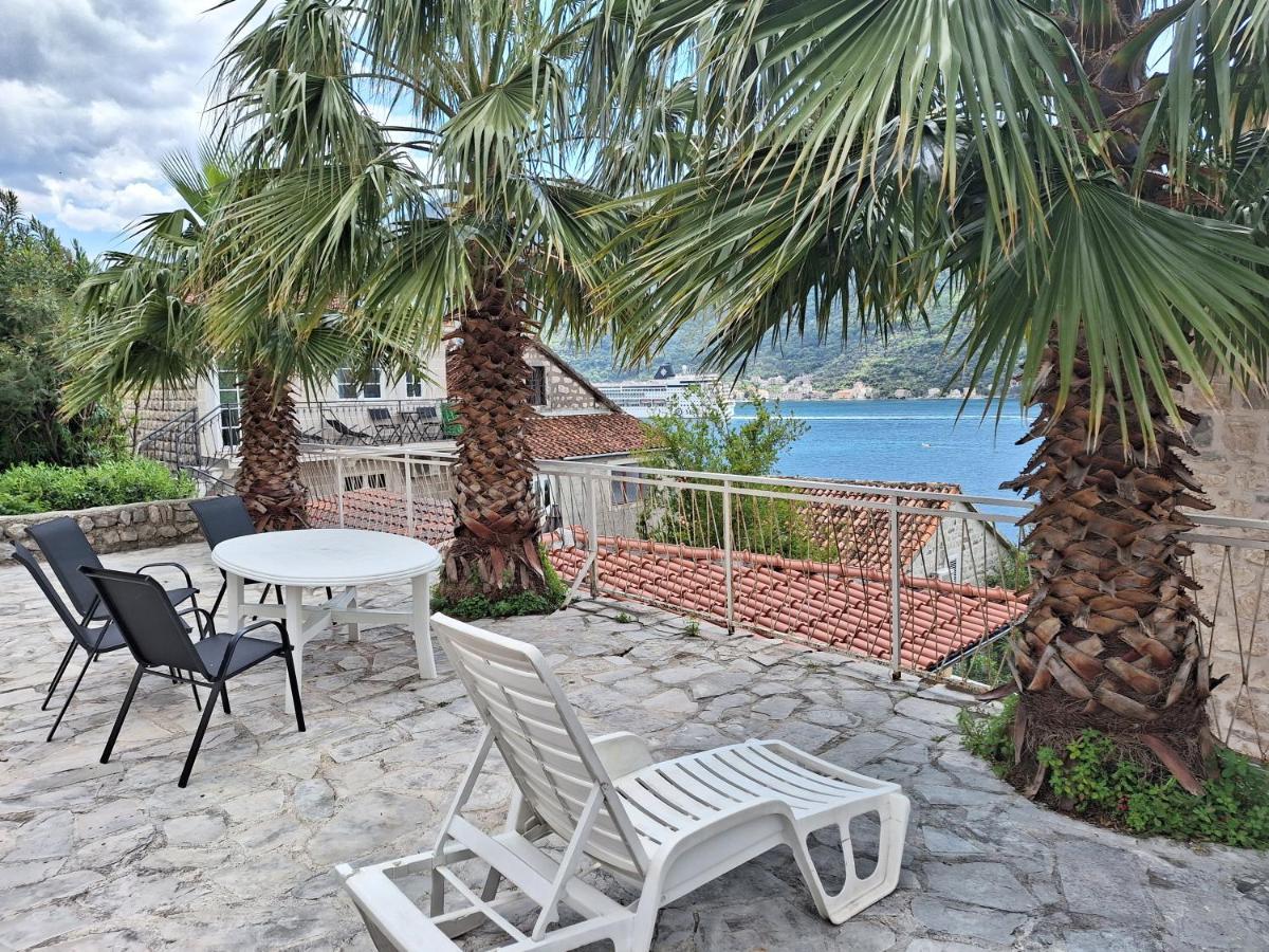 Forteca Home Perast Bagian luar foto