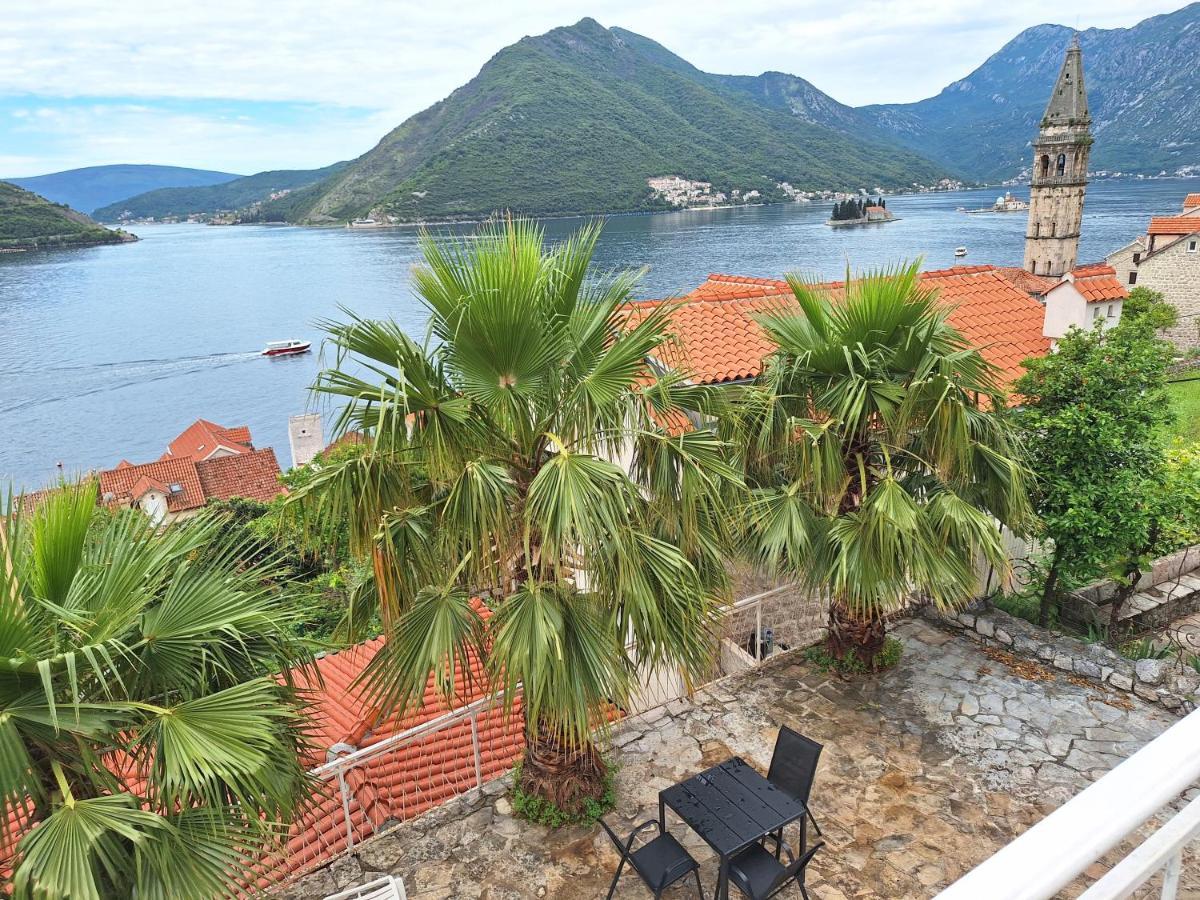 Forteca Home Perast Bagian luar foto
