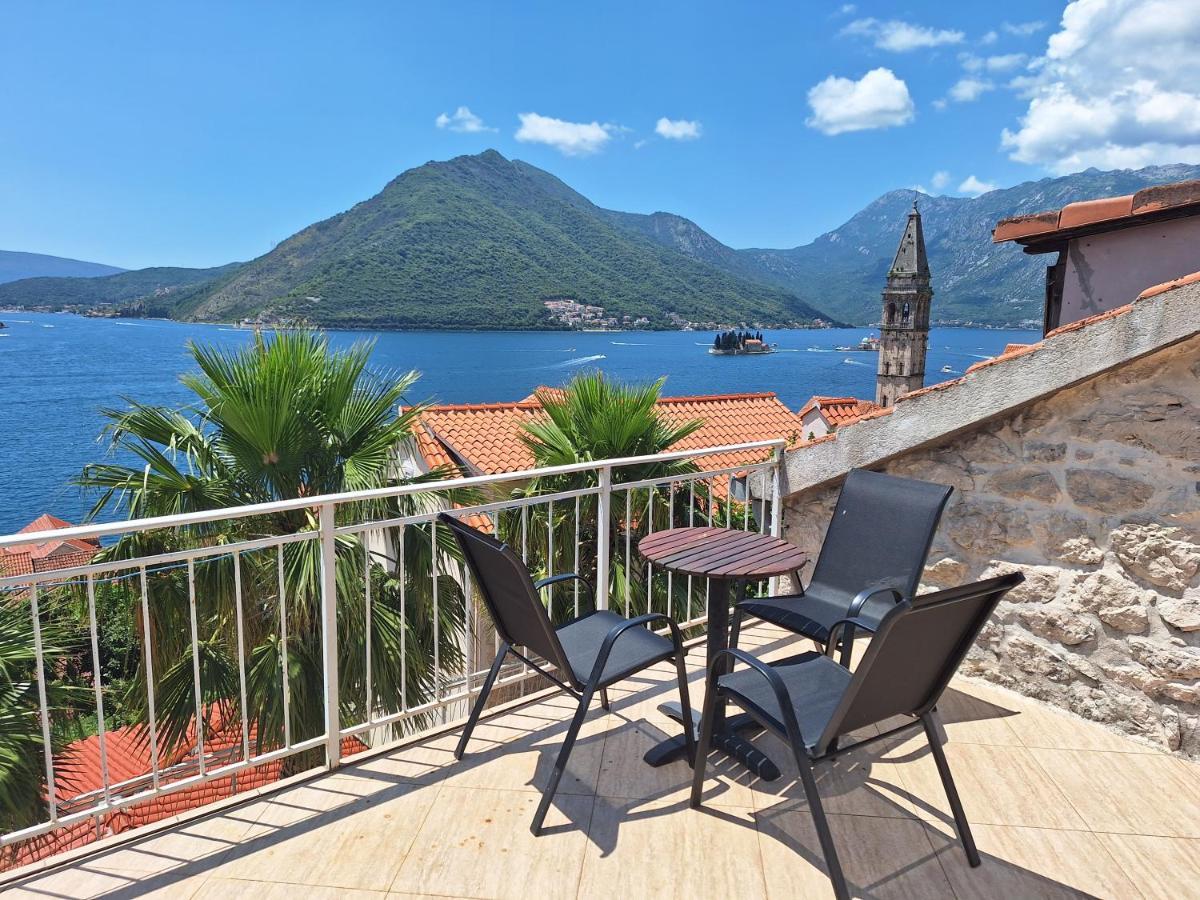 Forteca Home Perast Bagian luar foto